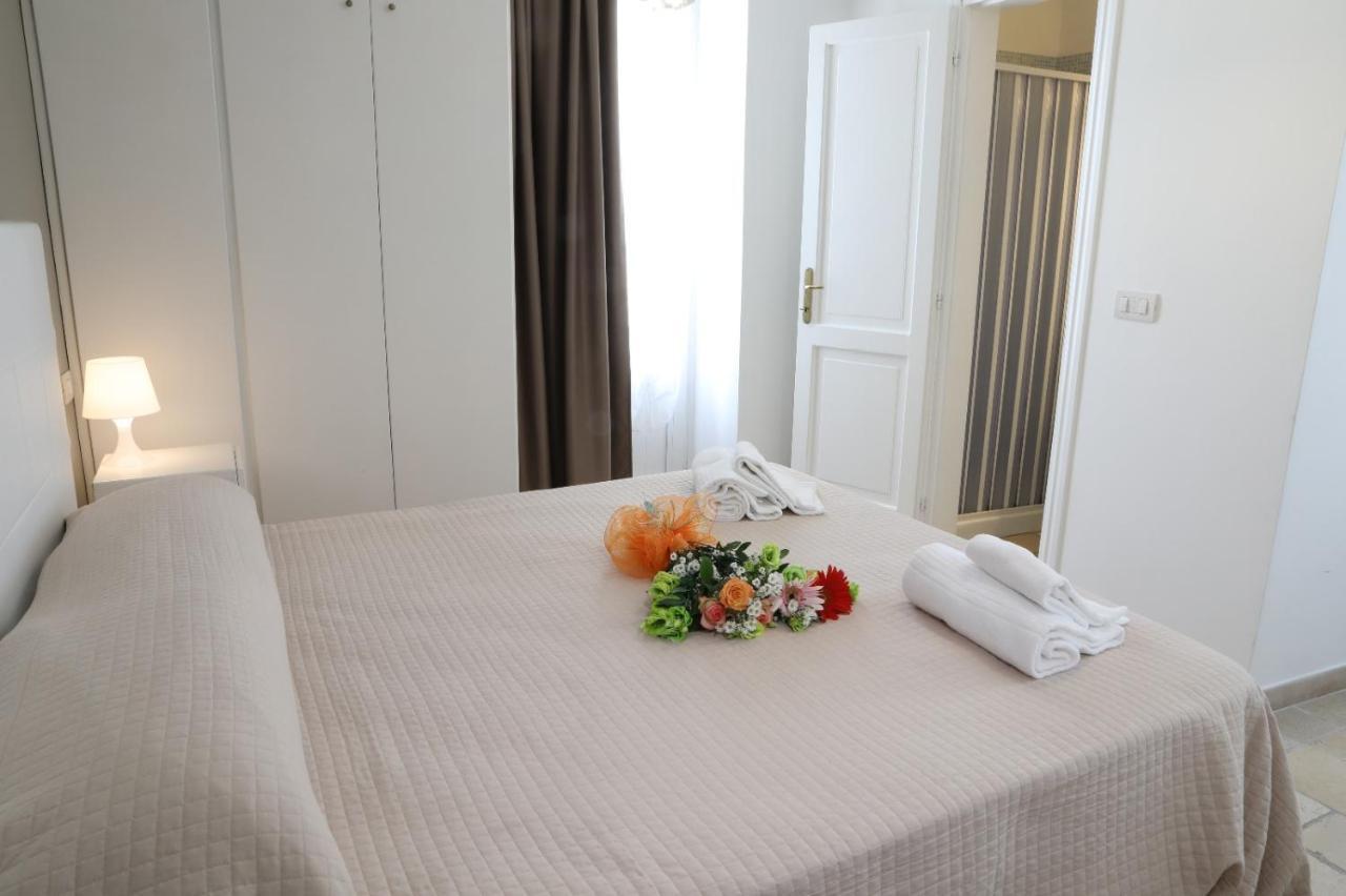 Dimora Amalfitana Hotel Monopoli Bagian luar foto