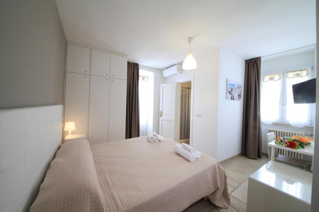 Dimora Amalfitana Hotel Monopoli Bagian luar foto